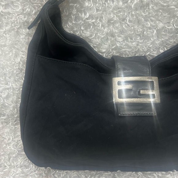 Fendi Mamma Baguette Shoulder Bag - Picture 2 of 15